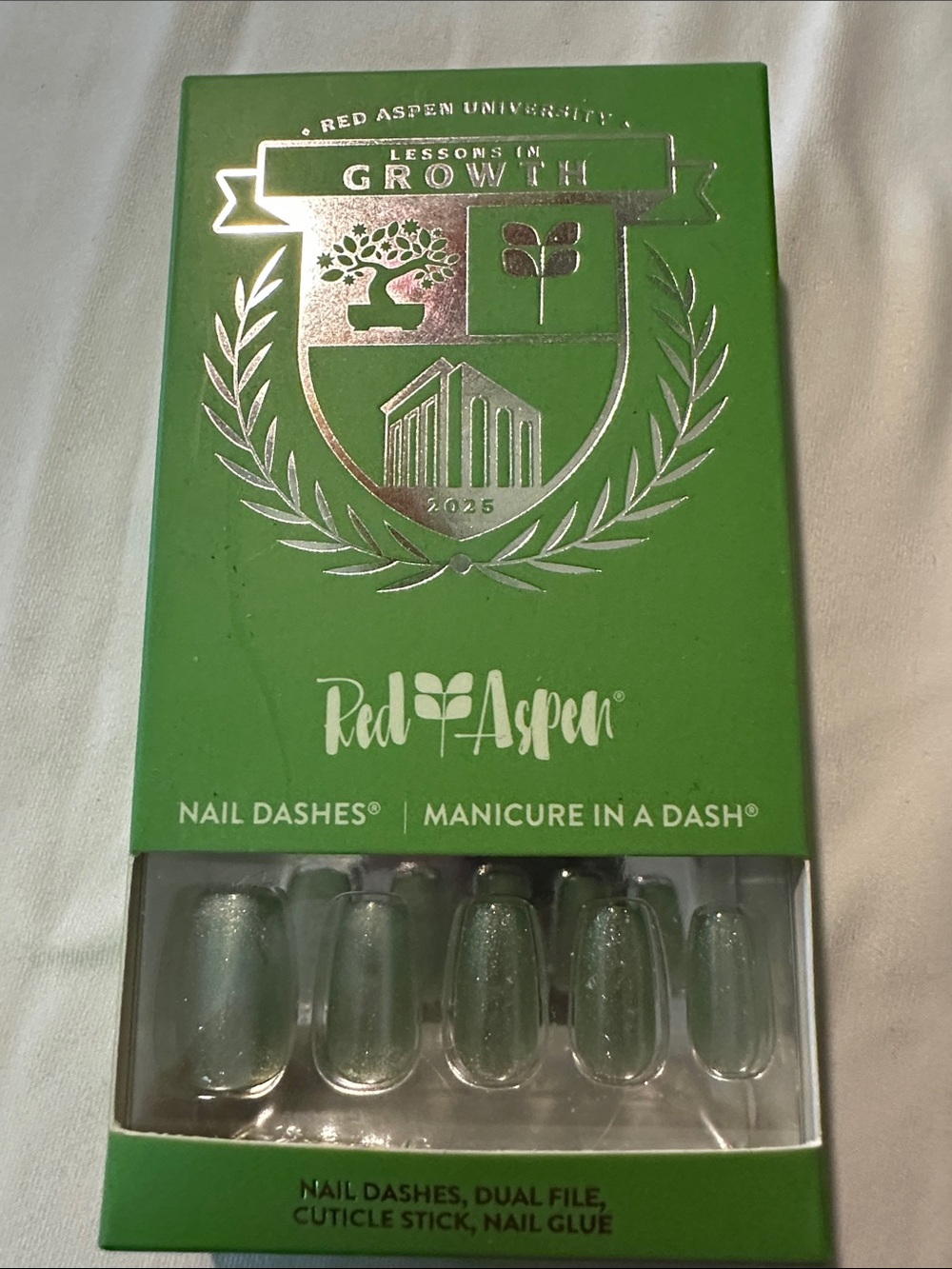 Red Aspen Green Nail Dashes - Pre-Shaped Press-On Nails